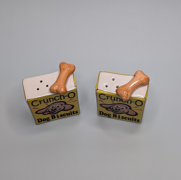 Vintage Cruncho Dog biscuit boxes salt and pepper shakers. - Picture 2 of 4